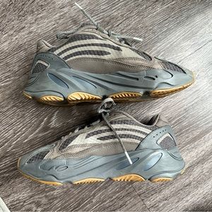 Yeezy boost 700 v2 geode mens 7.5 women’s 9